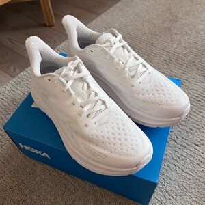 Hoka Clifton 9 in White